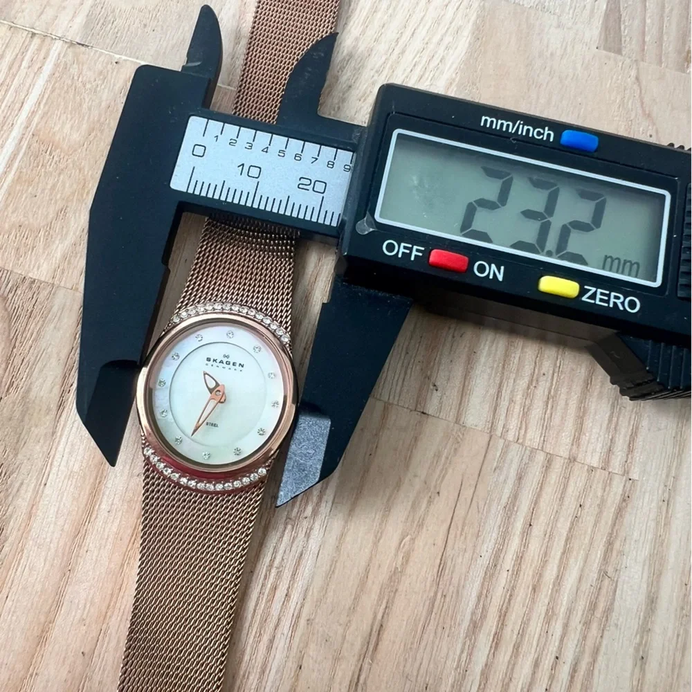 Skagen Denmark ladies rose gold tone dress watch NEW BATTERY